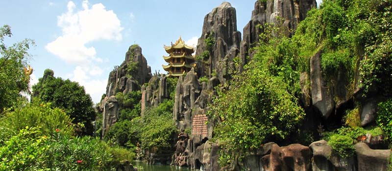 montagne-de-marbre-voyage-de-luxe-a-danang-vietnam