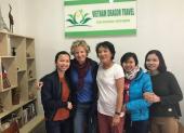 Voyageurs chez agence de voyage Vietnam Dragon Travel (12)