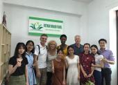 Voyageurs chez agence de voyage Vietnam Dragon Travel (5)