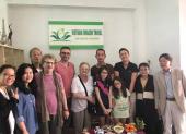 Voyageurs chez agence locale Vietnam Dragon Travel  (10)