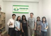 Voyageurs chez agence locale Vietnam Dragon Travel  (12)