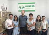 Voyageurs chez agence locale Vietnam Dragon Travel  (24)