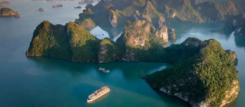 Baie magique d’Halong Baie magique d’Halong