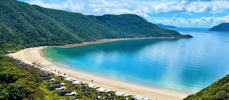 Baies isolées de l'île de Con Dao Baies isolées de l'île de Con Dao