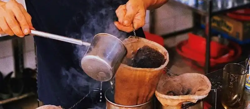Café glacé au lait vietnamien (Ca Phe Sua) Café glacé au lait vietnamien (Ca Phe Sua)