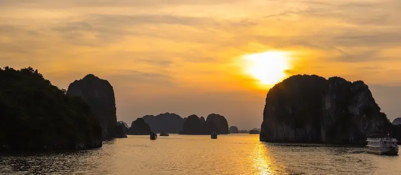 Circuit Hanoi Halong Ninh Binh 5 jours 4 nuits Circuit Hanoi Halong Ninh Binh 5 jours 4 nuits