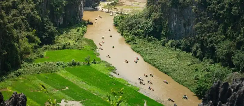 Excursion en barque à rames à Ninh Binh Excursion en barque à rames à Ninh Binh