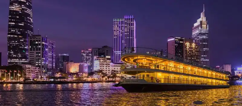 Excursion en bateau privé à la rivière de Saigon - Voyage de luxe au Vietnam Excursion en bateau privé à la rivière de Saigon - Voyage de luxe au Vietnam