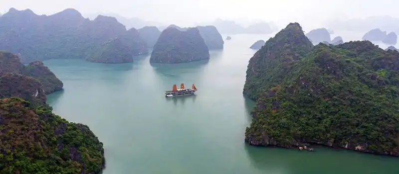 La baie de Lan Ha La baie de Lan Ha