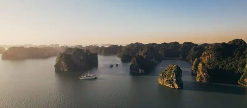 La beauté naturelle de la baie d'Halong La beauté naturelle de la baie d'Halong