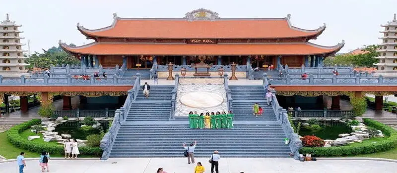 La Pagode Vinh Nghiem à Hô Chi Minh-Ville: Un Havre de Paix et de Spiritualité