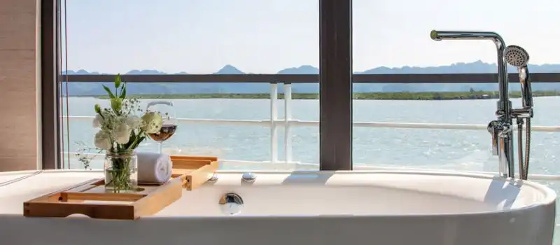 Mon Chéri Cruise dans la baie de Lan Ha Mon Chéri Cruise dans la baie de Lan Ha