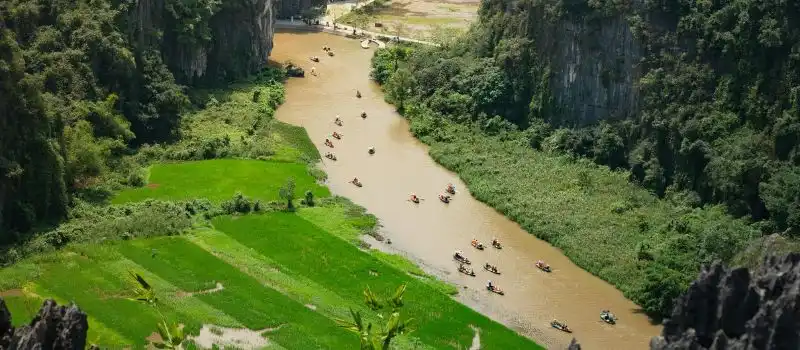 Ninh Binh baie d’Halong en terrestre Ninh Binh baie d’Halong en terrestre