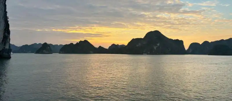 Se réveiller avec une belle vue sur les karsts depuis son balcon privé