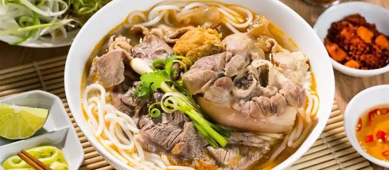 Soupe de nouilles au bœuf (Bun bo) Soupe de nouilles au bœuf (Bun bo)