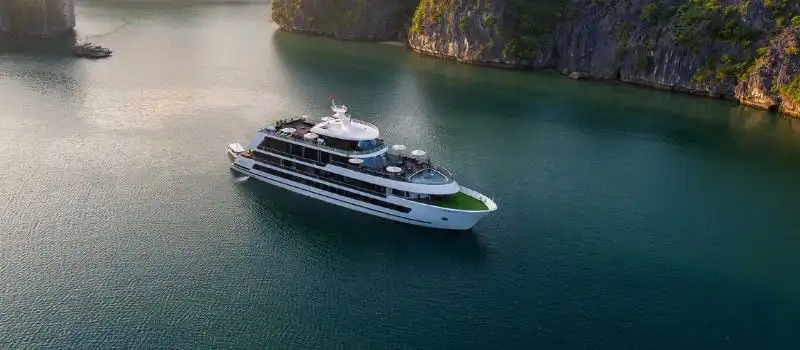 Stellar of the Seas Croisières de luxe en baie Halong Stellar of the Seas Croisières de luxe en baie Halong