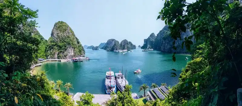 Top 7 des moments magiques à vivre sur une croisière de luxe en baie Halong