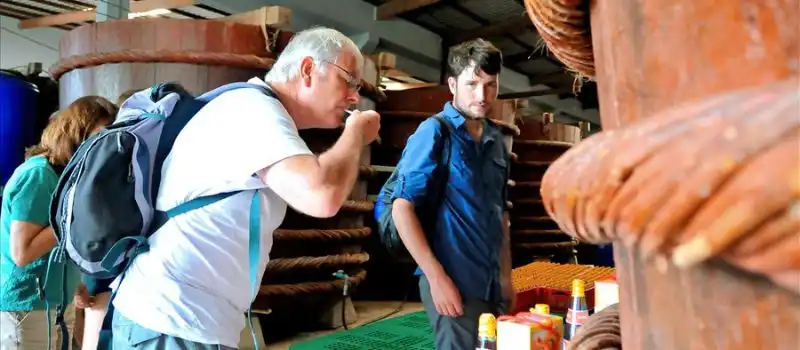 Visite chez un maître producteur de la sauce de poisson nuoc mam de Phu Quoc Vietnam Visite chez un maître producteur de la sauce de poisson nuoc mam de Phu Quoc Vietnam