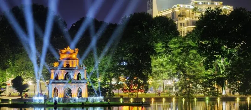 Voyage à Hanoi: Luxe, Histoire et Expériences Exclusives