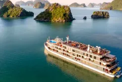 Croisière baie Halong en été - bon choix pour un voyage haut de gamme