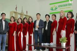 Équipe agence de voyage vietnam